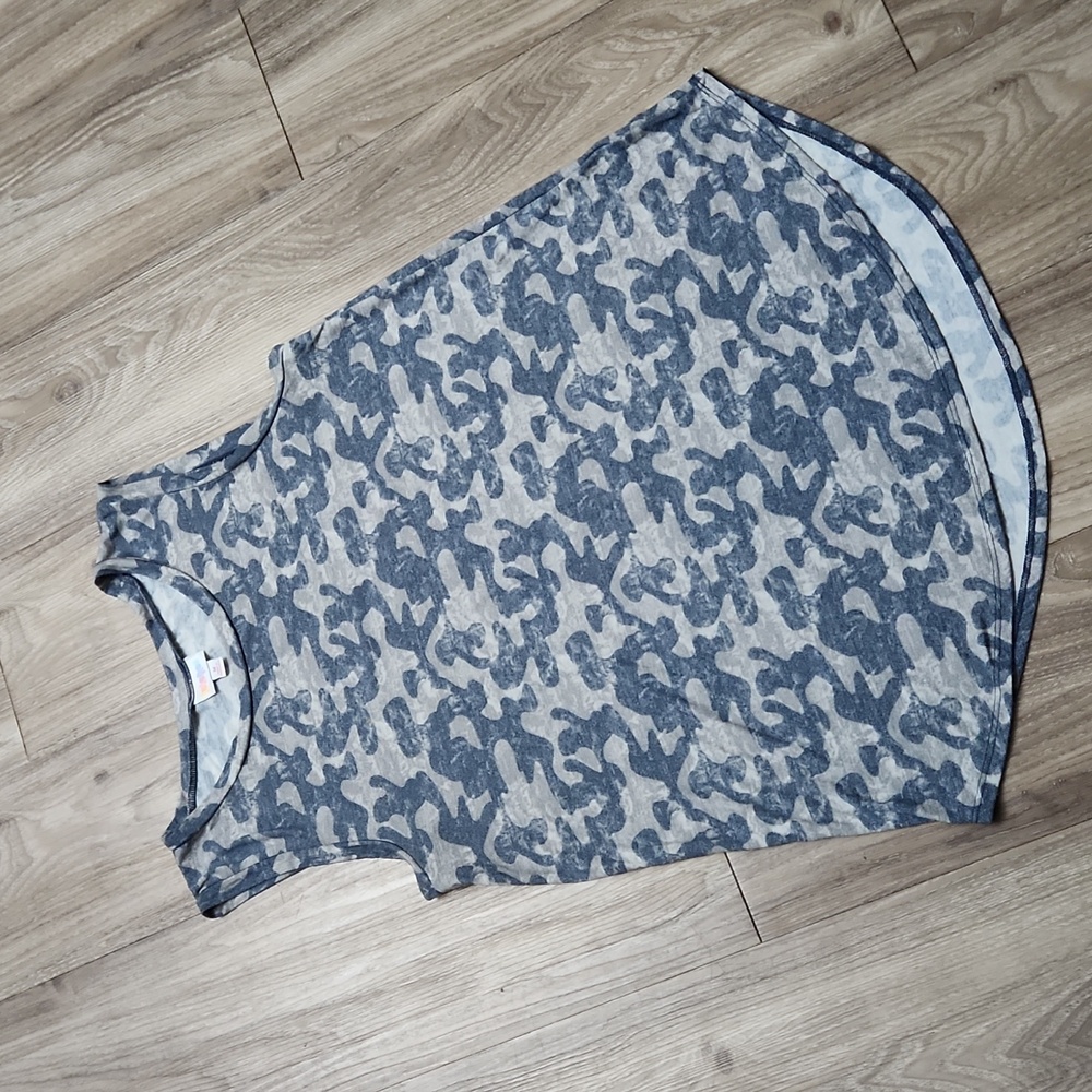 LuLaRoe Cocoa Camo Tank Top Super Stretchy High Neck Sleeveless Shirt Women's M